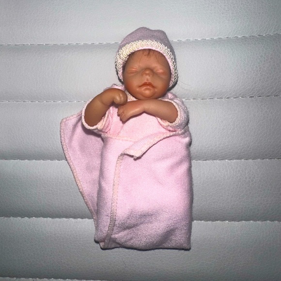 ashton-drake galleries mini silicone baby doll - Picture 1 of 7